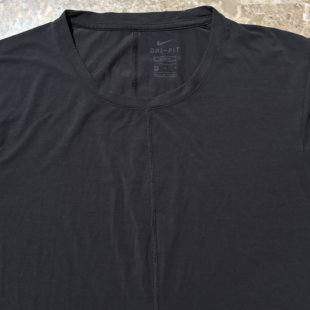 Nike Yoga T Shirt Mens Medium Slim Black Split Hem Short Sleeve Soft BB4034